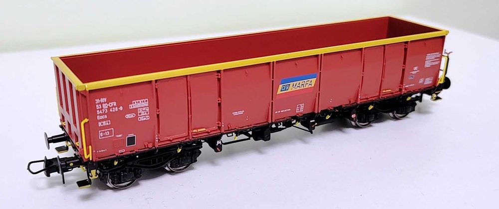 macheta vagon Eacs CFR Marfa var. rosu din set Albert Modell 500028 H0