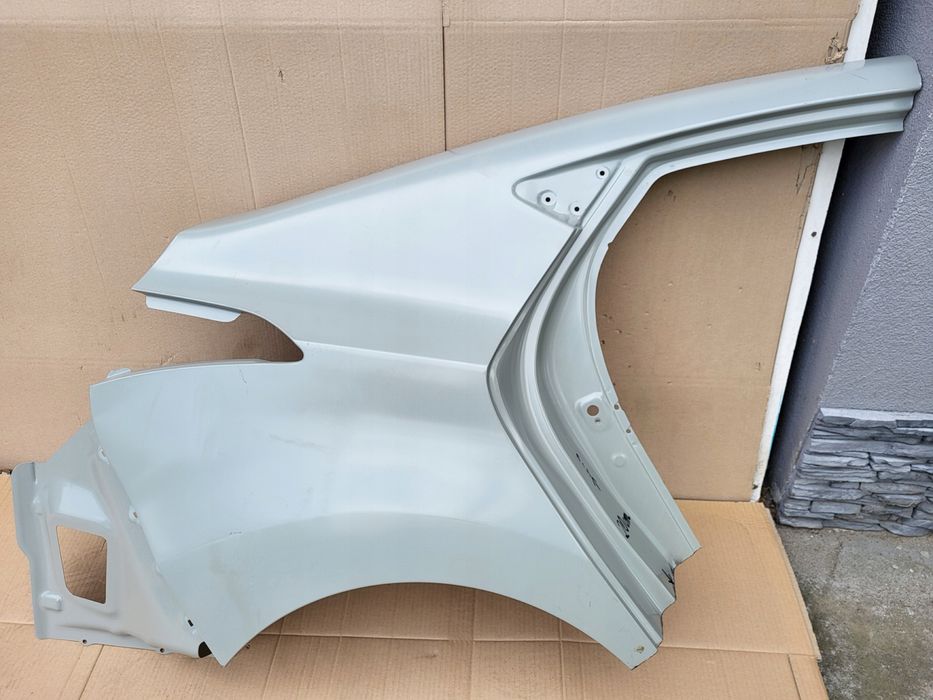 Hyundai Elantra задний крыло