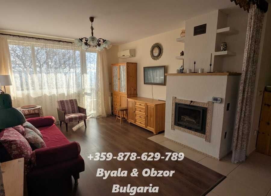 Просторен двустаен апартамент с камина