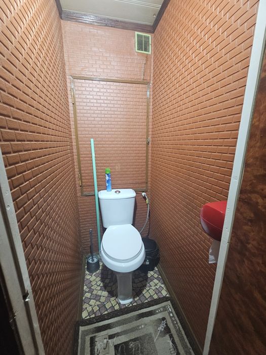 Сергели 4.  2/2/5.  2/6 болкон нахтга такалган нархи нарсаларсиз