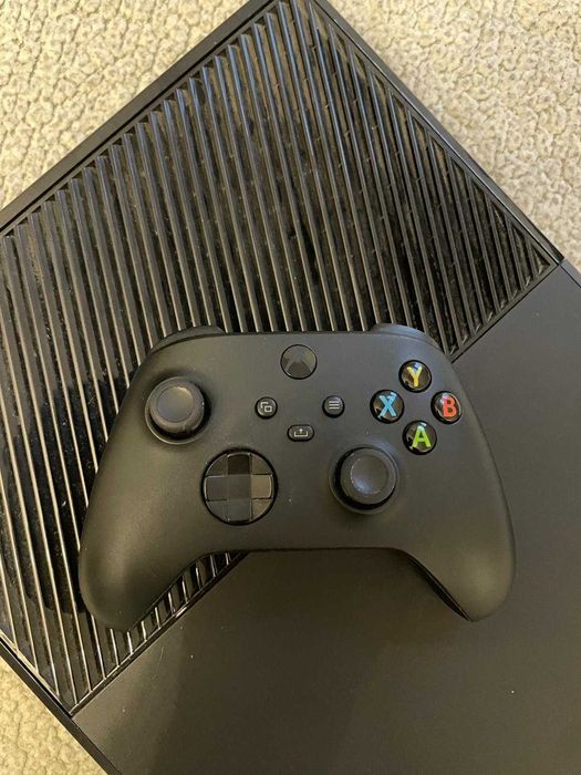 Xbox One – 1 TB – model clasic – funcționează perfect