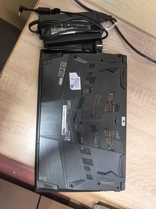 Leptop MSI MS-17F3 I7 10750H 16g ram