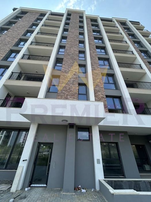 Продава се Двустаен апартамент в Бургас, Изгрев - 67 кв.м за 1821 €/кв.м - Снимка #3