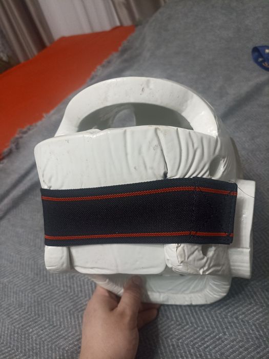 Продам шлем для каратэ