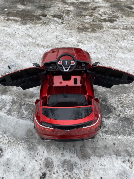 Продам детскую машинку электромобиль