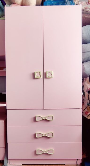 Продам парту и шкаф детский