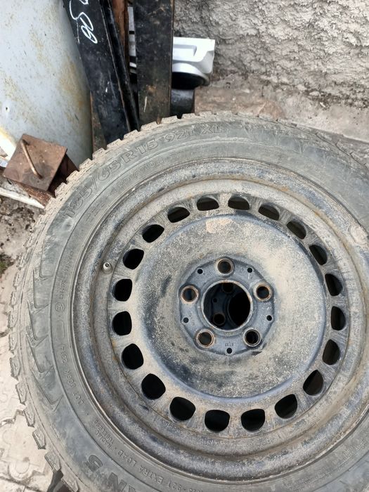 Продам резину на 15 с дисками от mercedes