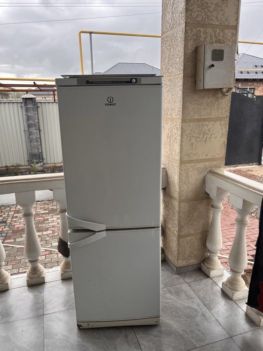 Продам холодильник