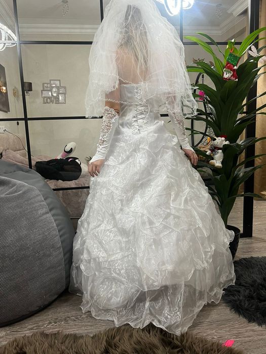 Свадебное платье