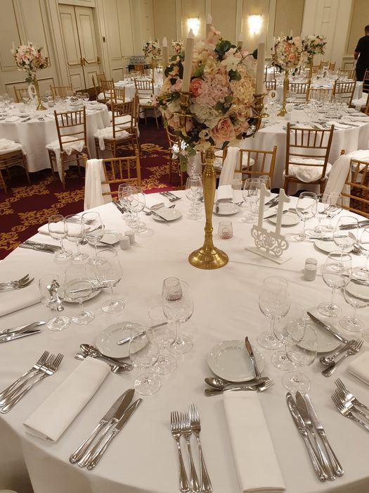 Scaune chiavari de inchiriat Gold & White