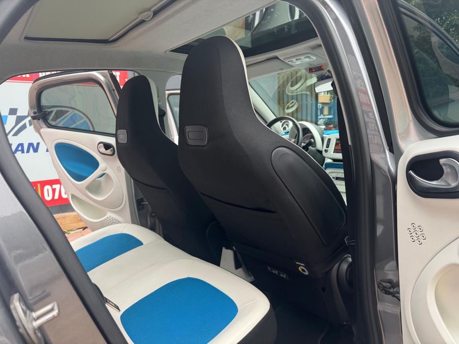 Smart four four model deosebit