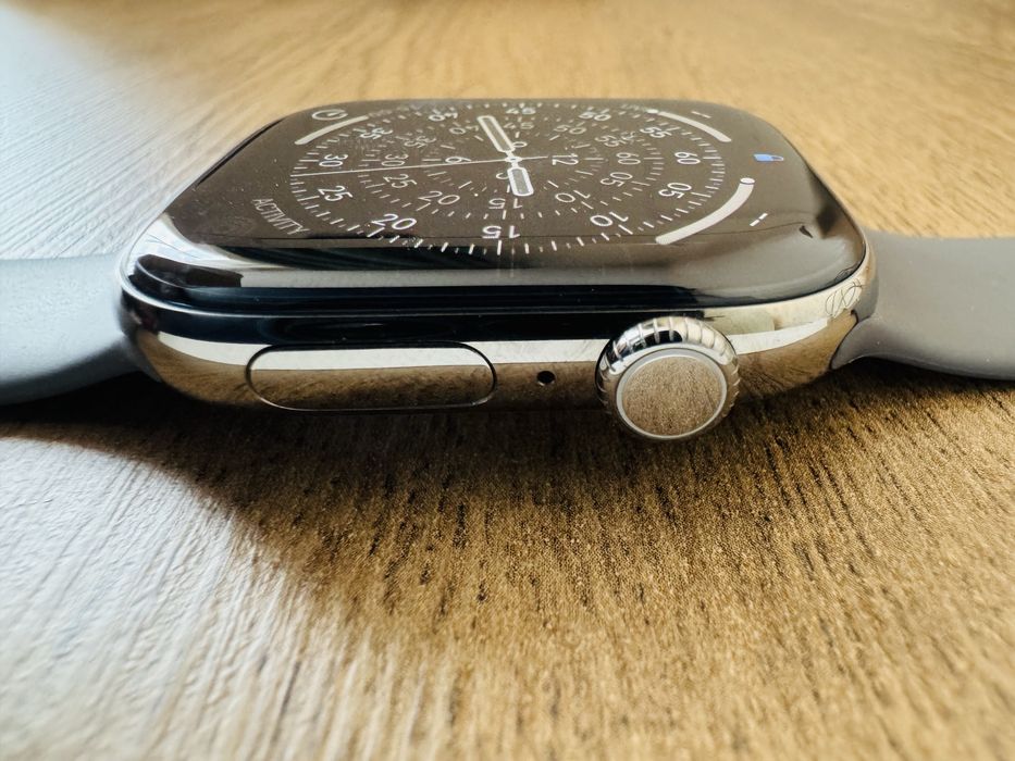 Apple Watch Series 10 GPS + Cellular 46mm Natural Titanium