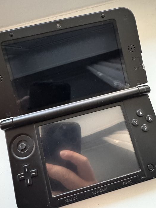 Nintendo 3DS LL (японская версия)