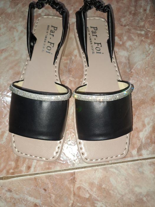 Продавам сандали