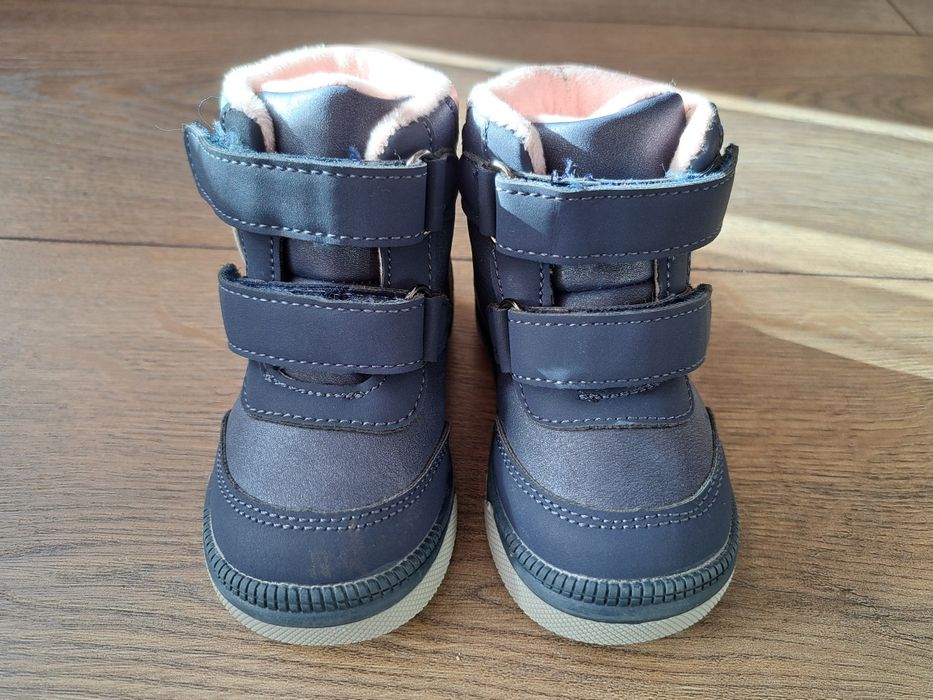 Комплект зимен гащеризон, размер 80-86 и зимни боти, размер 20