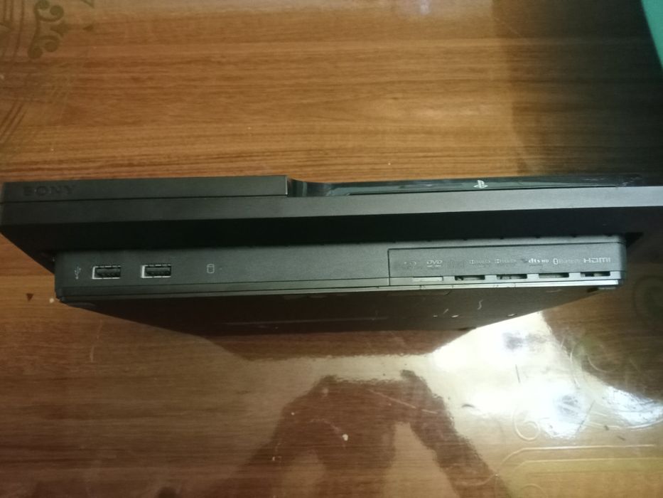Ps3 sotiladi holati yaxshi karobka bor arginal joʻstik 2ta