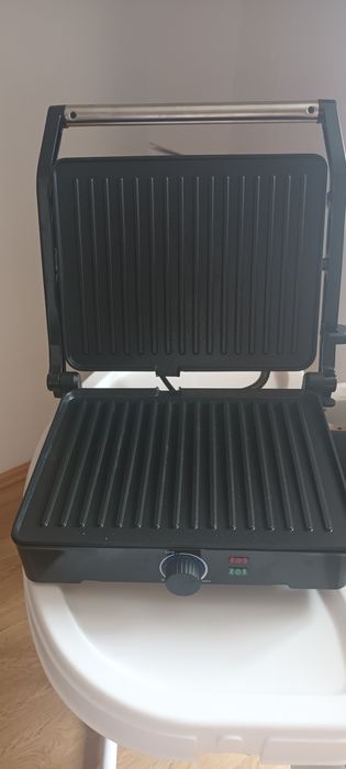 grill 2000w  rosu si negru