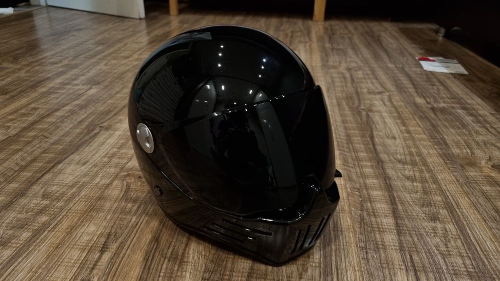 Продам Черный Мотошлем