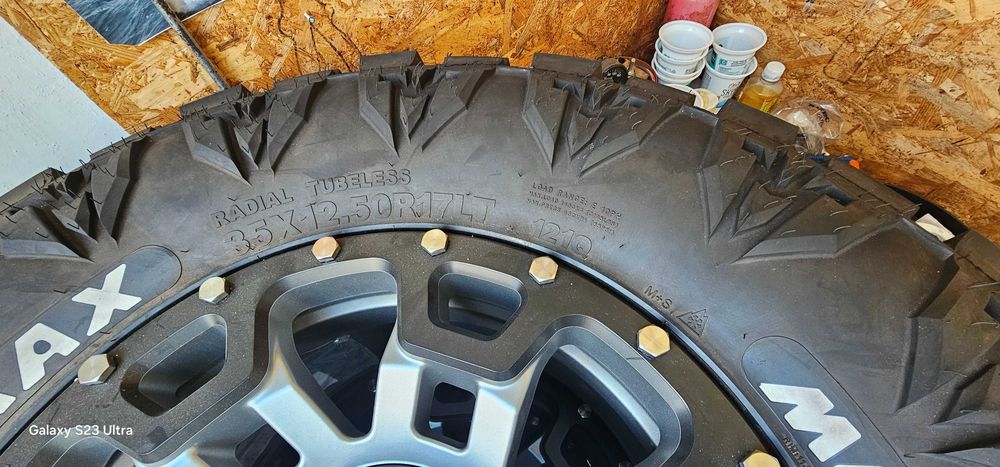 Гуми с Джанти Gripmax Mud Rage 35'