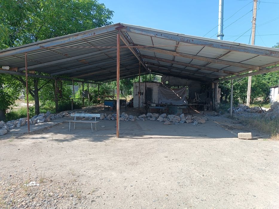 Sentiralni joyda joylashgan uy joy