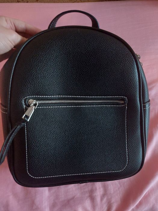 Дамска черна раница