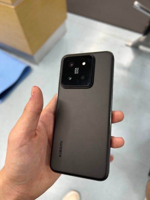 Xiaomi 14 идеал.