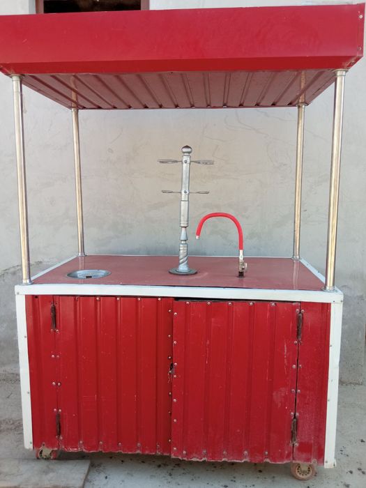 Газ вада ясаймиз ва морс учун хархил  сироп ва колбалар ва стойка  бор