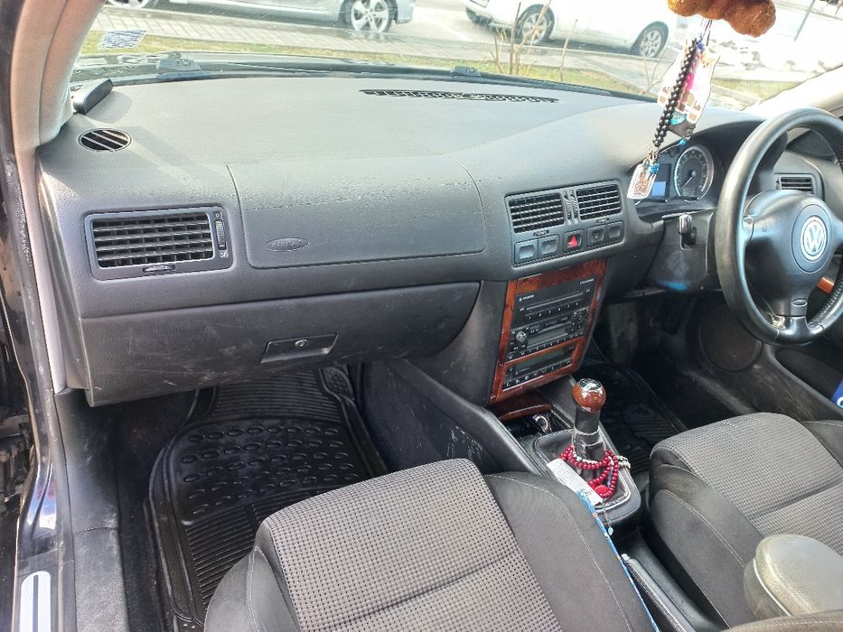 Продавам Фолцваген Бора