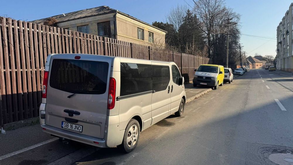 Opel Vivaro – 9 locuri, ideal transport persoane