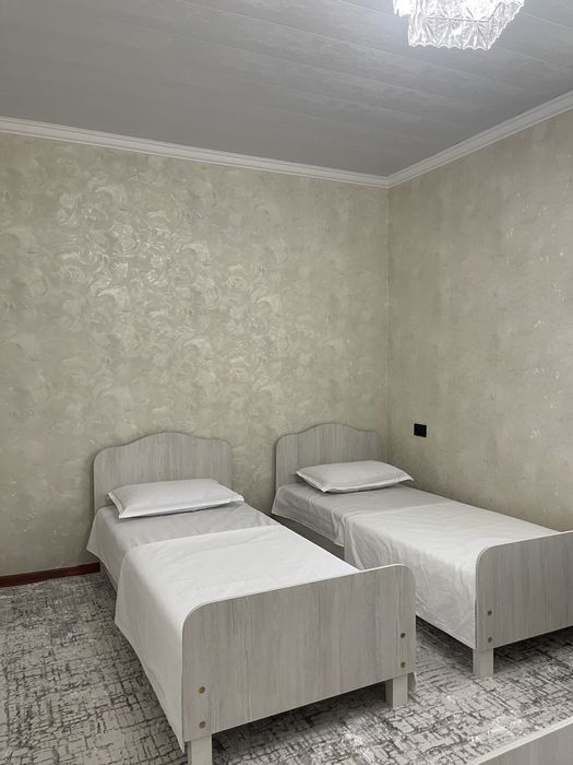 Boburkhan Hostel yangi va shinam registon yaqinida