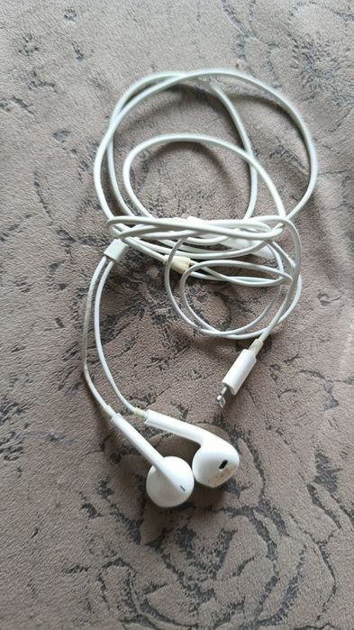 Наушники проводные