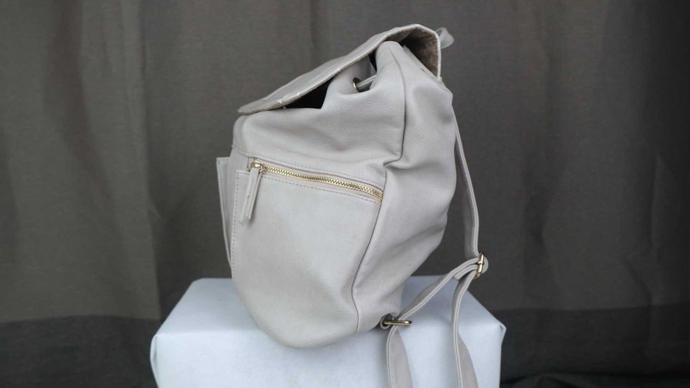 Ghiozdan / rucsac dama SIX crem din piele ecologica / imitatie piele