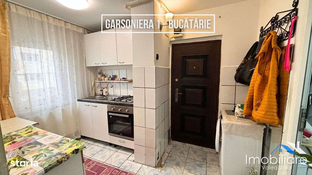 2 Garsoniere de vanzare, Petrosani, Str. Aviatorilor, langa posta