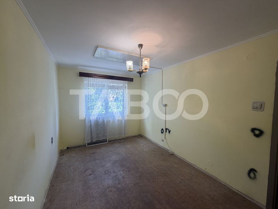 Apartament decomandat 2 camere 50 mp utili etaj 1 Bulevardul Unirii