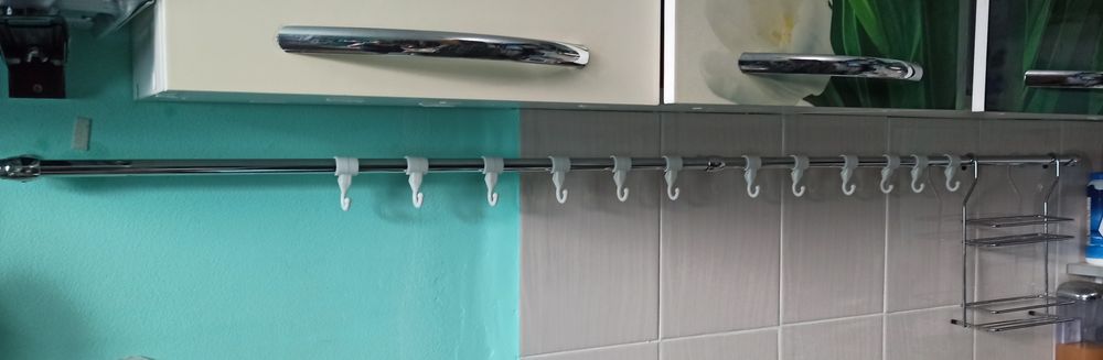 Продам вешелку для кухни