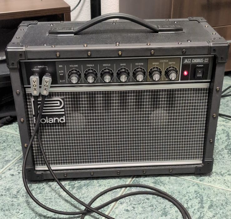 Vând amplificator chitară electrică