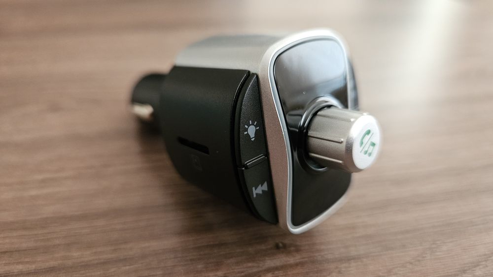 BC67 Car handsfree transmitter с бързо зарядно и волтметър