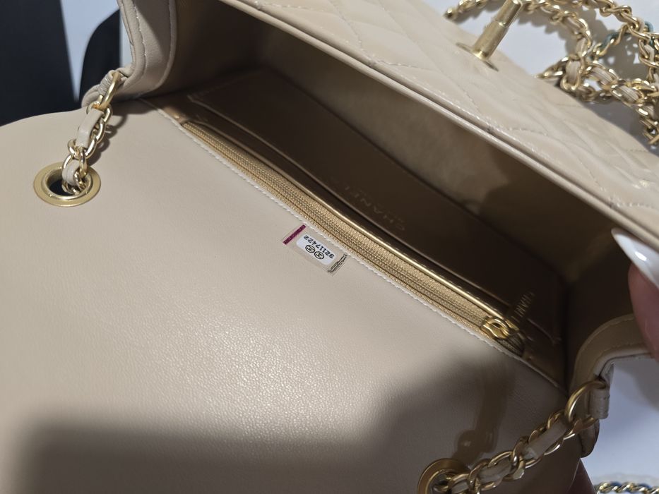 Налична чанта Chanel Flap Bag Beige