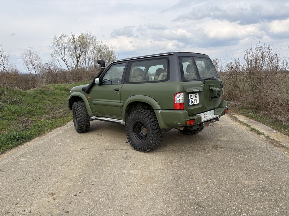 Nissan Patrol Y61