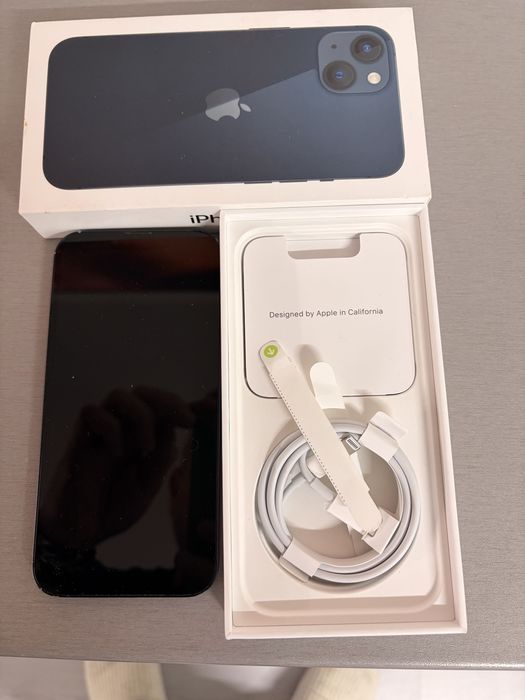 Vând iphone 13 si incarcator