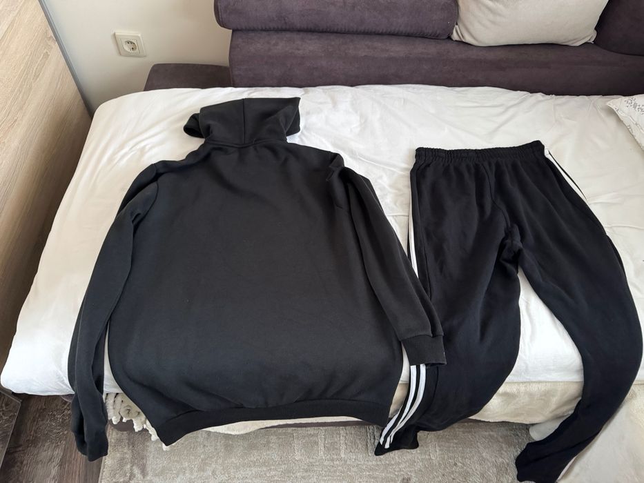АНЦУГ ADIDAS оригинален M размер комплект