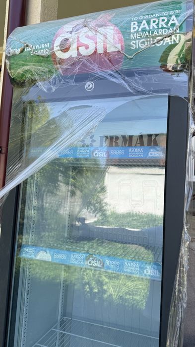 Продается холодильник в отличном состояние витрина  250$