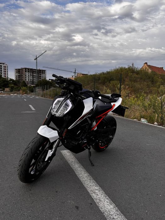 Vând ktm duke 125