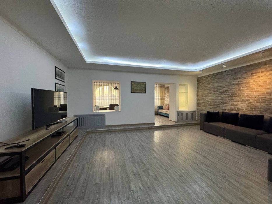 Продается квартира Мирабад 4/7/9 ор-р шох мед, NRG OYBEK