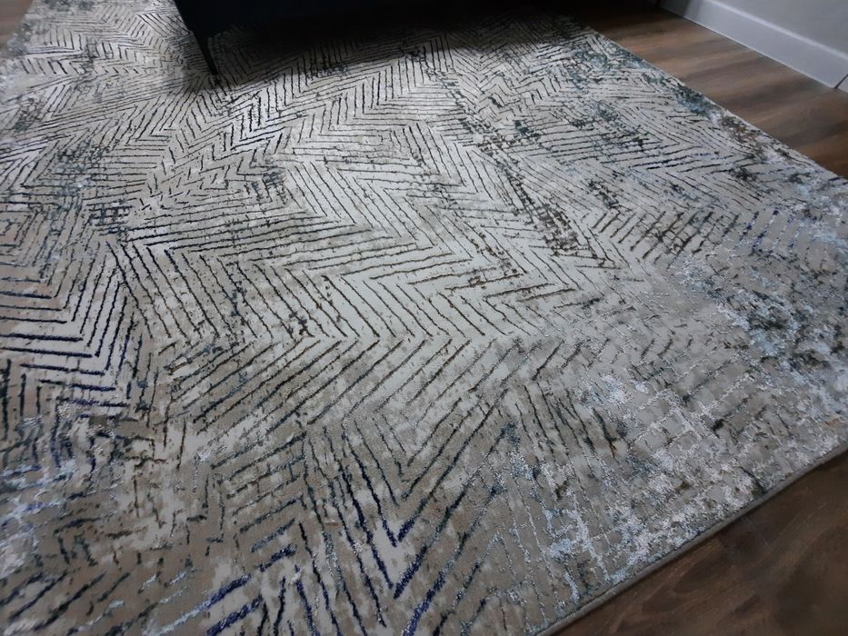 Продам ковёр новая