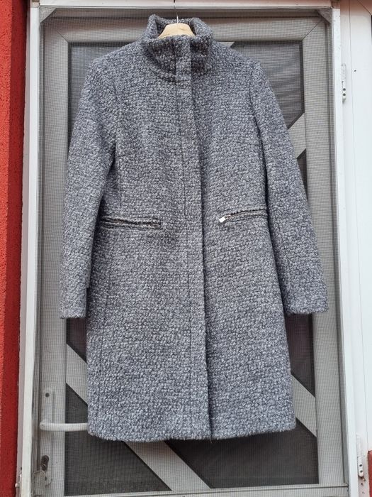 Palton H&M gri din stofa creață marimea 40