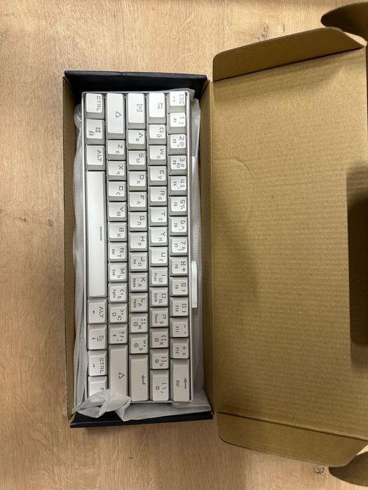 Продам клавиатуру