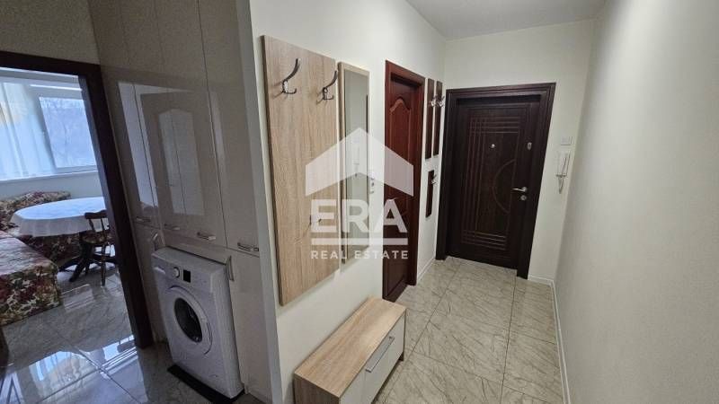 Двустаен апартамент в ж.к. Славейков с отлична локация!