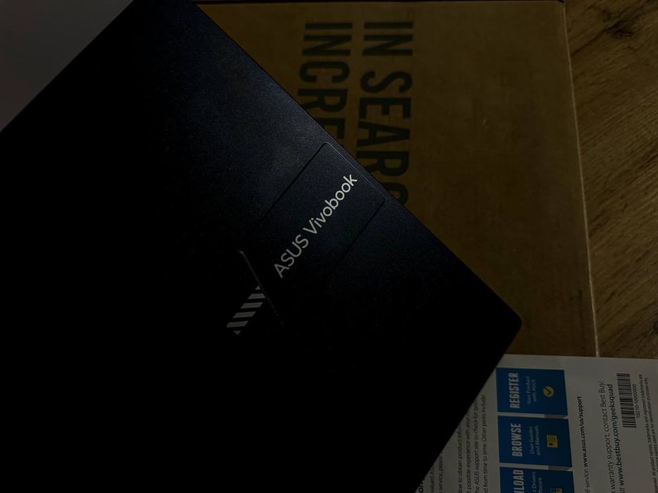 Asus VIVOBOOK 12-Avlod CORE I3 kuchli notebook