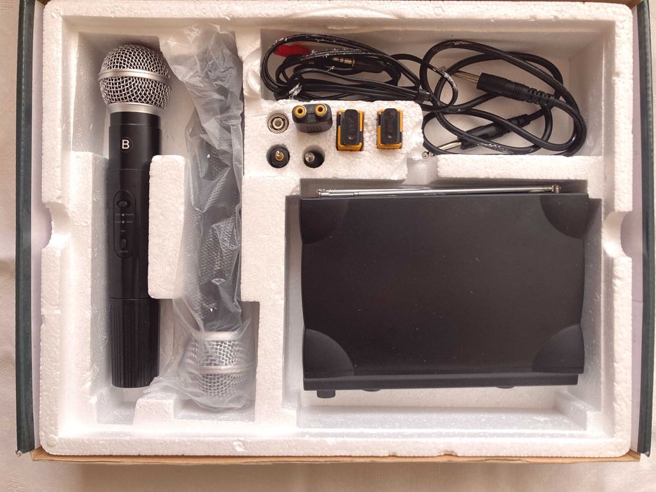 Продавам професионална микрофонна система PYLE PDWM-2500